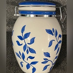 2001 Inspirado Seattle Wa Stonelite Cookie Jar